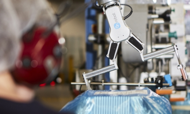 How Collaborative Automation is Addressing the Massive Worldwide Labor Gap